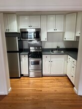 49 Burbank St, Unit 16 in Boston, MA - Foto de edificio - Building Photo