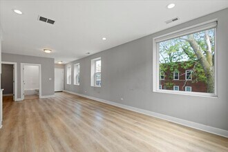 3701 W Diversey Ave in Chicago, IL - Building Photo - Building Photo