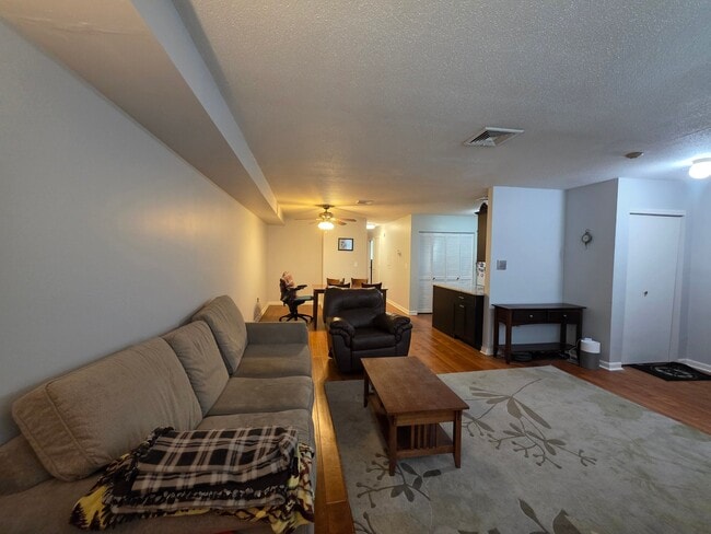 620 Boston Ave, Unit STE 6b in Medford, MA - Foto de edificio - Building Photo