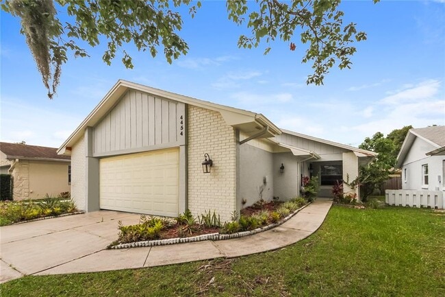 4454 Sandhurst Dr in Orlando, FL - Foto de edificio - Building Photo