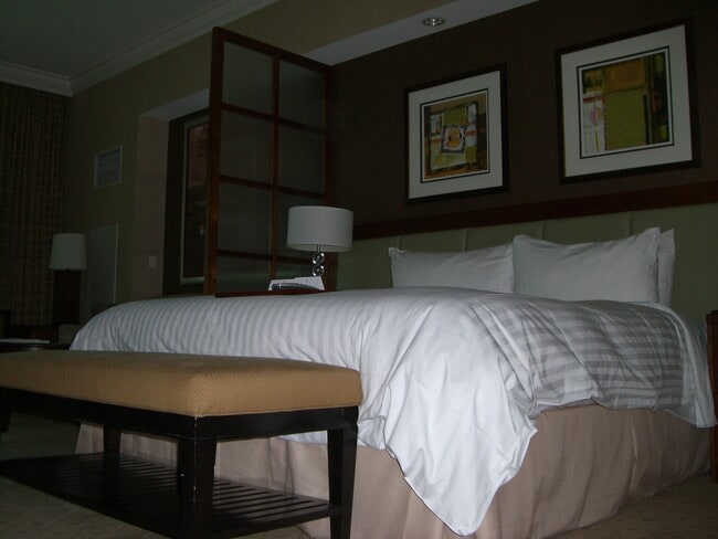145 E Harmon Ave, Unit 217 in Las Vegas, NV - Building Photo - Building Photo