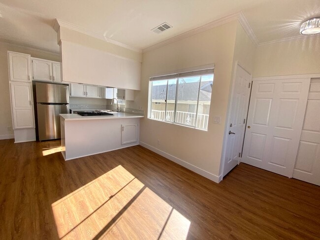 property at 1160 Thomas Ave