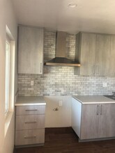 11730 S Vermont Ave in Los Angeles, CA - Foto de edificio - Building Photo