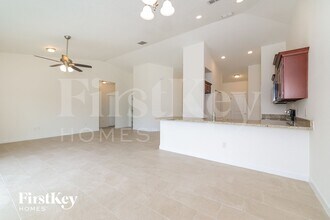 535 Cardinal Way in Kissimmee, FL - Foto de edificio - Building Photo