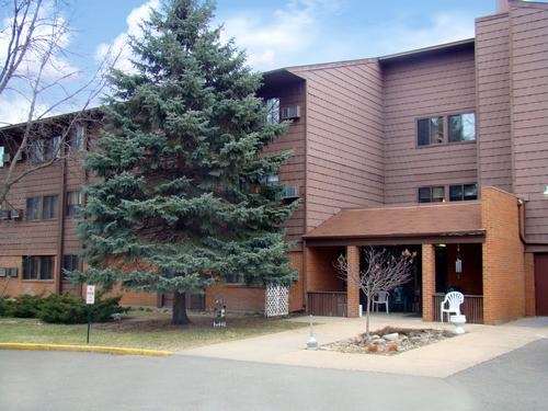 Shield's Plaza Apartments in North Branch, MN - Building Photo - Building Photo