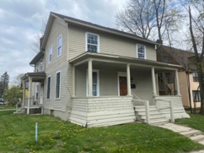 property at 716 Pearl St