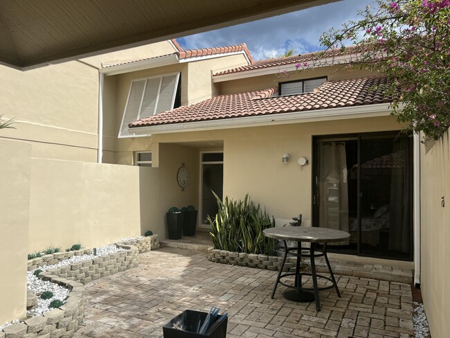 127 Old Meadow Way in Palm Beach Gardens, FL - Building Photo - Building Photo