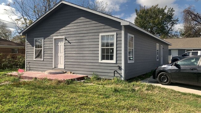 property at 3817 Wipprecht St
