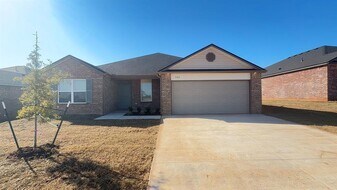 504 SW 11th St in Newcastle, OK - Building Photo