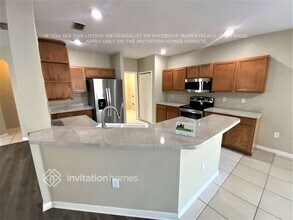 710 Cristelle Jean Dr in Ruskin, FL - Foto de edificio - Building Photo