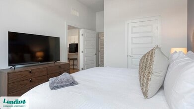 404 W 26th St, Unit 8102 in Charlotte, NC - Foto de edificio - Building Photo