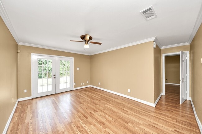 property at 1535 Pleasantville Dr