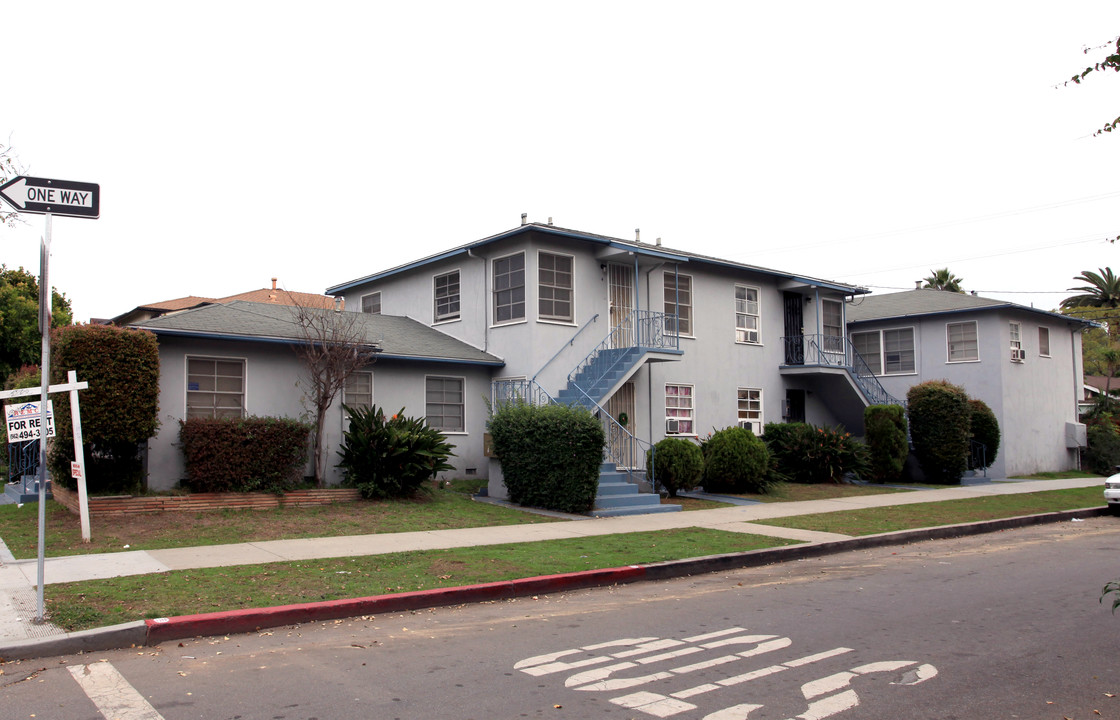 802 Raymond Ave in Long Beach, CA - Building Photo