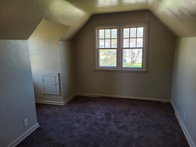 832 Adrian St in Waterloo, IA - Building Photo - Building Photo
