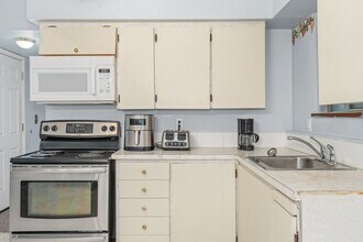 4820-4200 200 St in Langley, BC - Building Photo - Building Photo