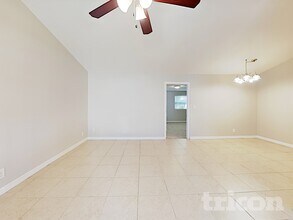 514 Calhoun Ave in Seffner, FL - Foto de edificio - Building Photo