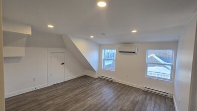 87 Weldon St in Moncton, NB - Building Photo - Building Photo