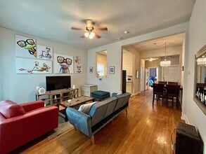 404 E Carson St in San Antonio, TX - Building Photo - Building Photo