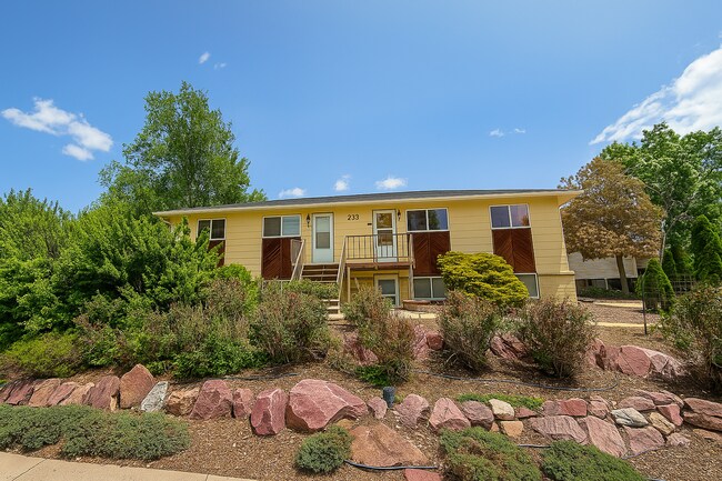 property at 313 Bonnie Ct