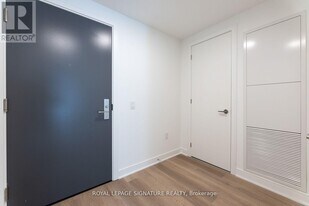 86 Dundas St W in Mississauga, ON - Building Photo