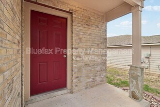 5842 Blonde Canyon in San Antonio, TX - Building Photo - Building Photo