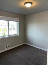 2007 Aaron Dr in Lynden, WA - Foto de edificio - Building Photo