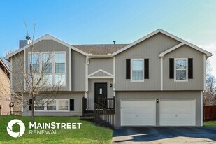 309 SW Creek Ridge Drive . in Grain Valley, MO - Building Photo