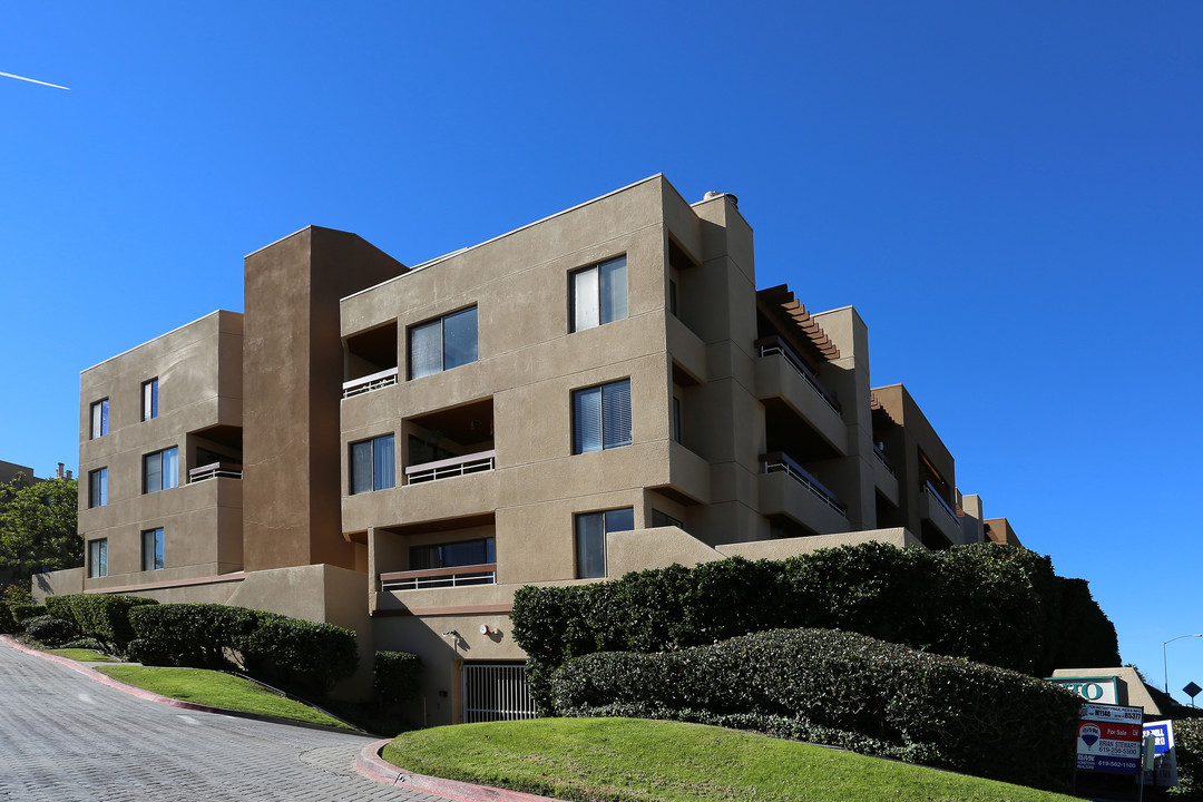 Lomas Del Cerro in San Diego, CA - Building Photo