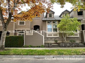 1844 NE Ashberry Dr in Hillsboro, OR - Building Photo