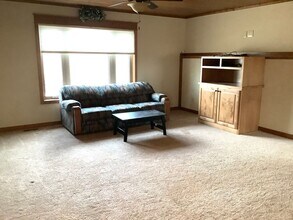 1501 10th Ave SE in Dickinson, ND - Building Photo - Building Photo