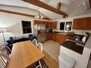 19 Union Ct in Boothbay Harbor, ME - Building Photo - Building Photo