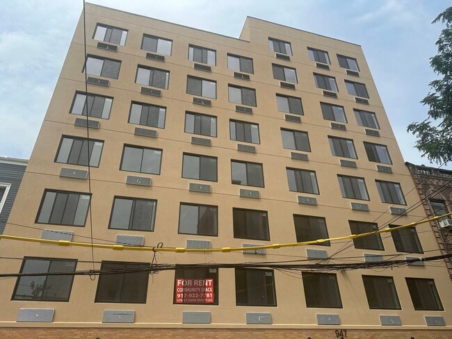 947 College Ave in Bronx, NY - Building Photo - Building Photo
