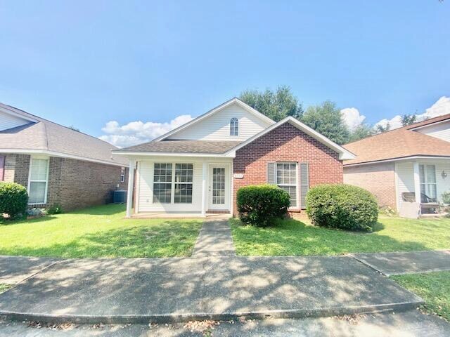 4557 Barrington Ln in Niceville, FL - Building Photo