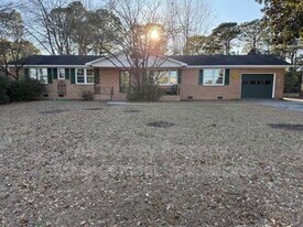 108 Oak Ln in Cayce, SC - Building Photo