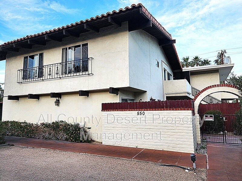 550 El Cielo Rd, Unit Unit 2 in Palm Springs, CA - Building Photo