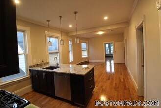 125 Princeton St in Boston, MA - Building Photo - Building Photo