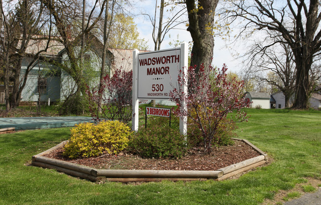 Wadsworth Manor in Medina, OH - Building Photo - Building Photo