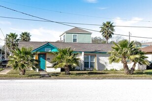 2127 28th St in Galveston, TX - Building Photo