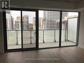 161 Roehampton Ave in Toronto, ON - Building Photo - Building Photo