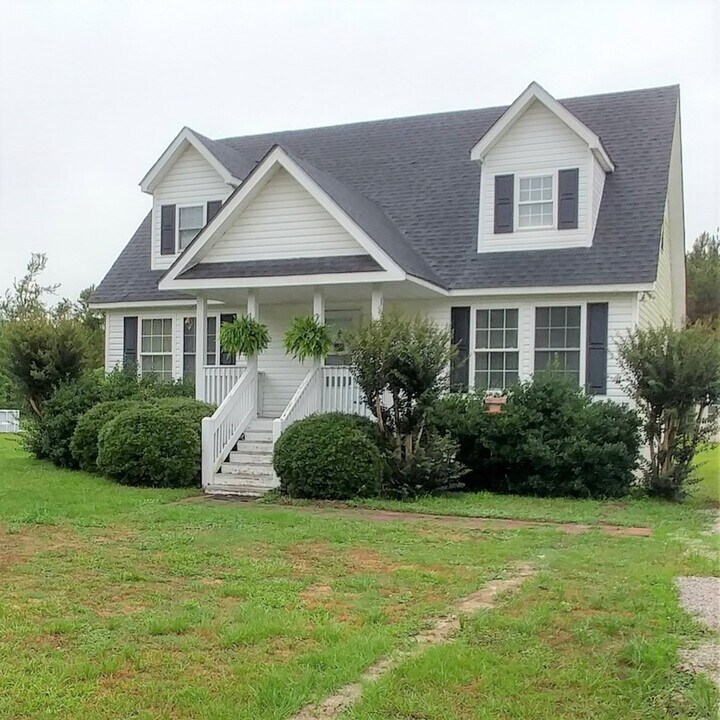 150 Morristown Rd in Stella, NC - Building Photo