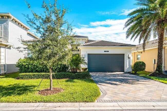 15380 Blue River Rd in Delray Beach, FL - Building Photo - Building Photo