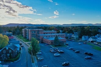 district425 in Glens Falls, NY - Foto de edificio - Building Photo