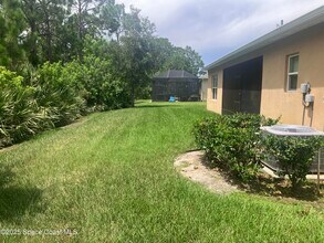 491 Easton Forest Cir SE in Palm Bay, FL - Building Photo - Building Photo