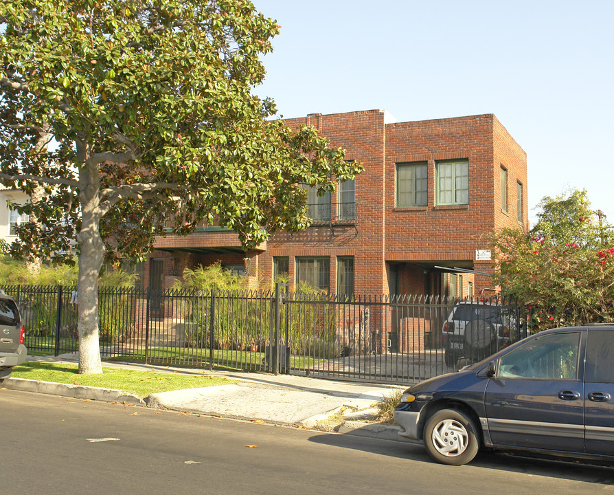 1196 S Bronson Ave in Los Angeles, CA - Building Photo