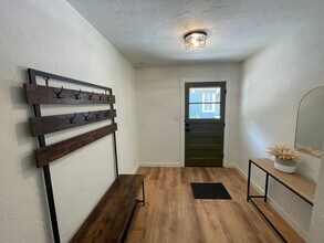 724 NE 4th Ave in Gainesville, FL - Building Photo - Building Photo