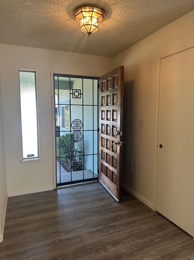 230 Catalina Way in Vallejo, CA - Building Photo - Building Photo