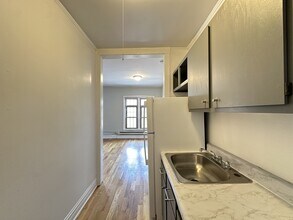 644 W Barry Ave, Unit M09H in Chicago, IL - Building Photo - Building Photo