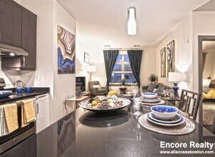 625 Thomas Burgin Pkwy in Quincy, MA - Building Photo - Building Photo