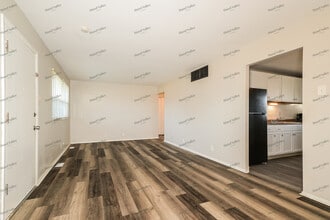 310 Patterson Ln in Florissant, MO - Building Photo - Building Photo