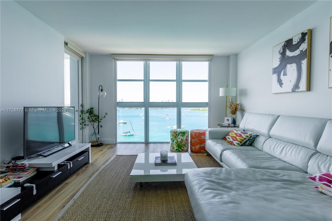 1228 West Ave, Unit 701 in Miami Beach, FL - Building Photo